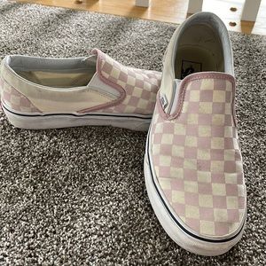 Barely worn Women’s Vans size 9- pink and white checkered